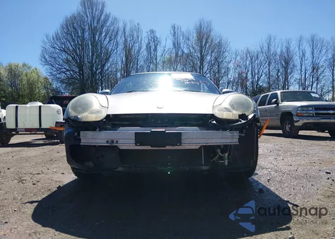 2001 Porsche 911 Carrera/Carrera 4 z USA, uszkodzony, nr VIN WP0CA29981S652071